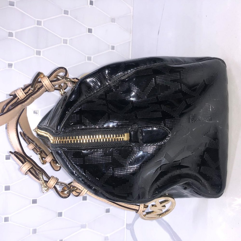 AUTHENTIC Michael Kors Medium Satchel - Picture 3 of 10